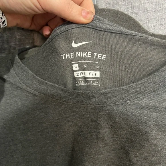 MENS NIKE LONG SLEEVE TEE - Picture 6 of 8
